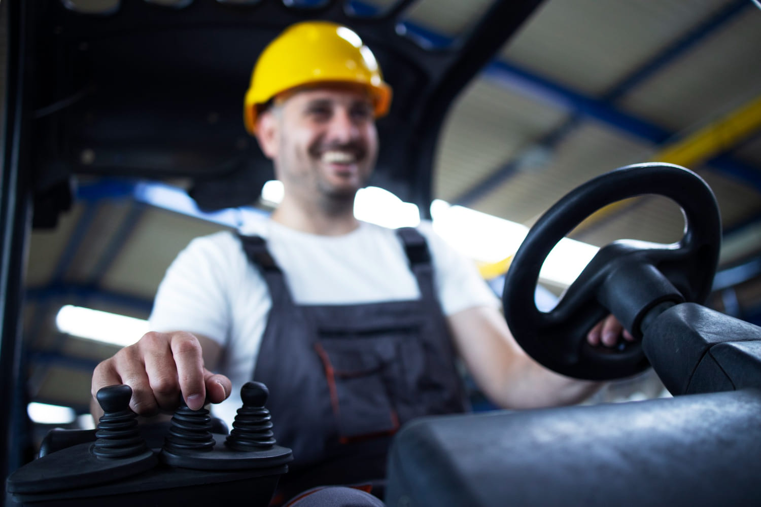 Forklift service – when is repair worthwhile and when is it better to replace the equipment?